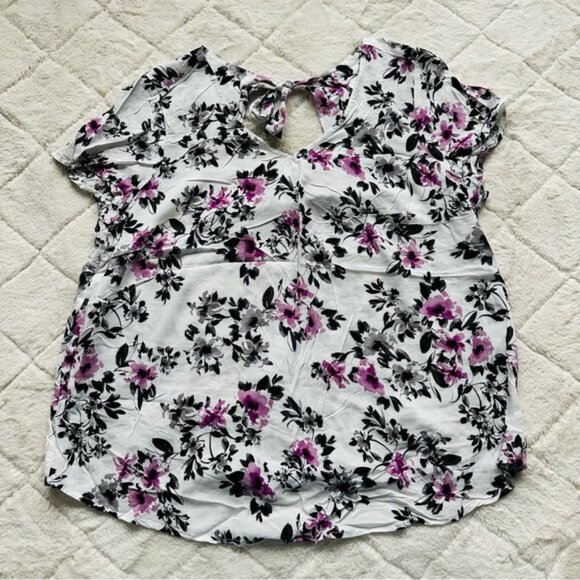 Torrid | White and Purple Abbey Floral Bow-Back Top | Size 0X - Picture 6 of 13